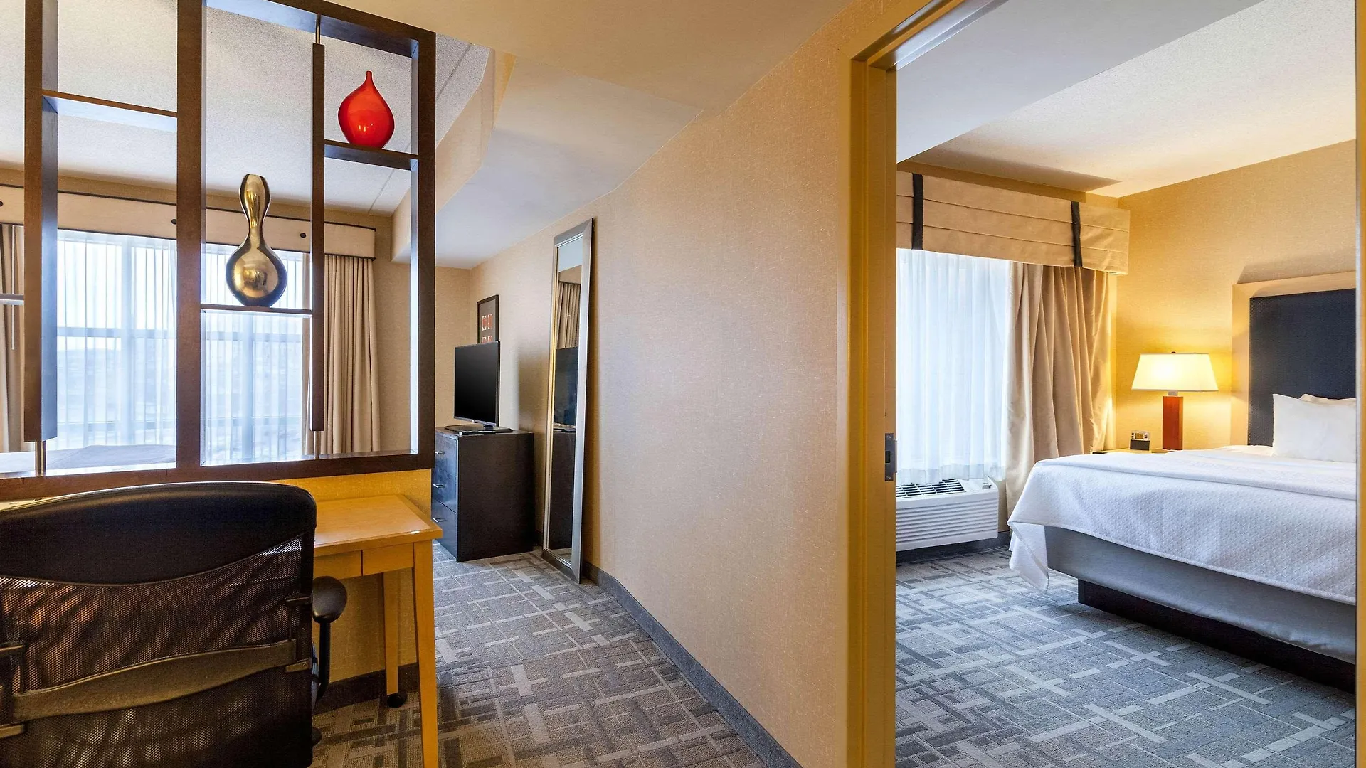 Cambria Hotel Pittsburgh - Downtown 4*,