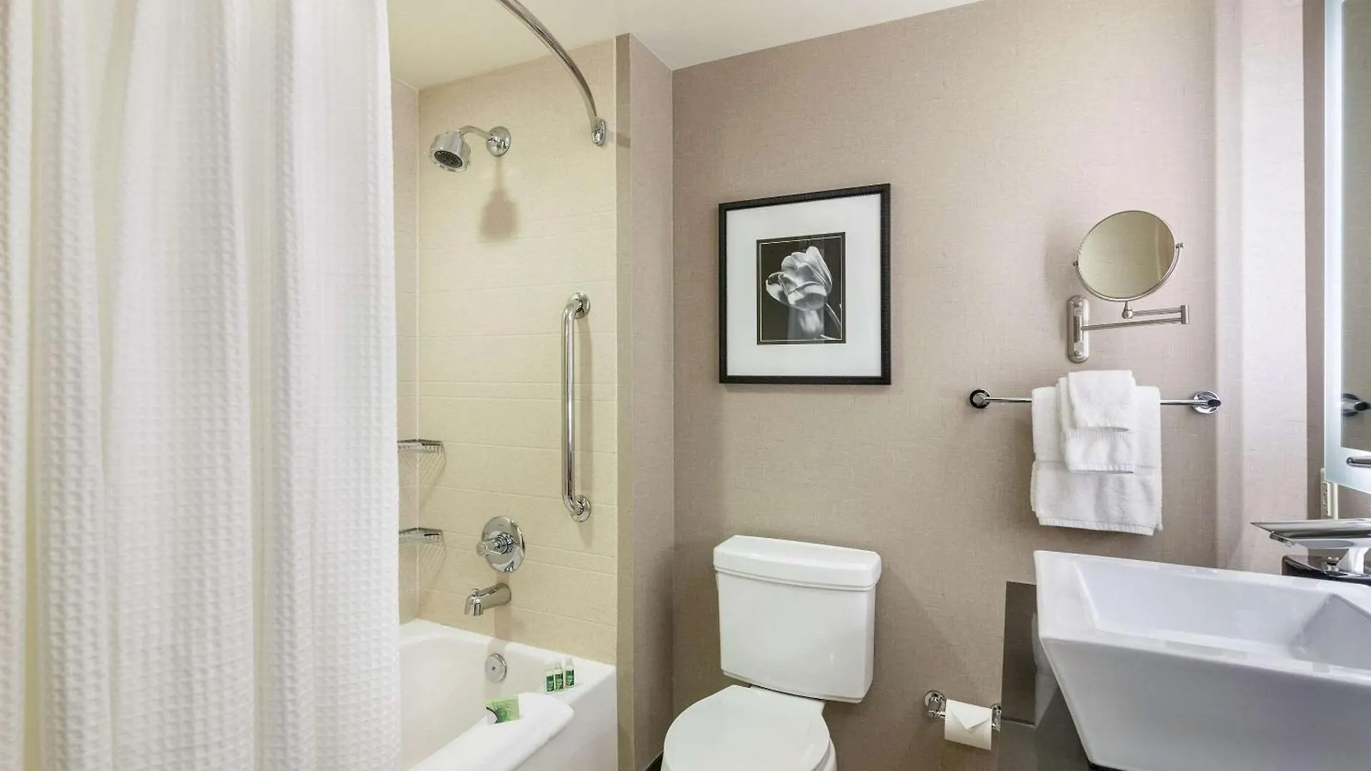 Cambria Hotel Pittsburgh - Downtown